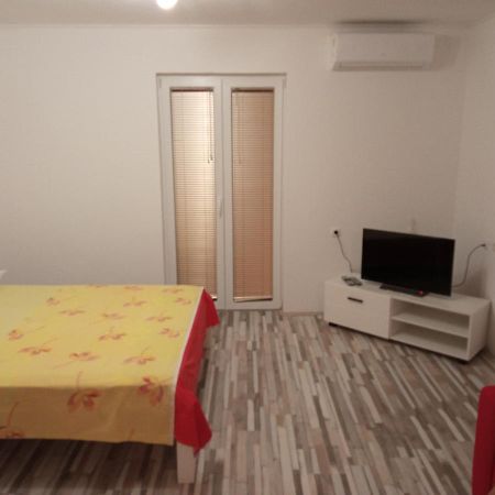 Studio Apartman Matkovic Imotski Exterior photo